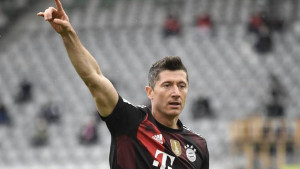 Trener Augsburga "prijeti": Spreman je sve učiniti da Lewandowski ne sruši rekord Gerda Mullera!