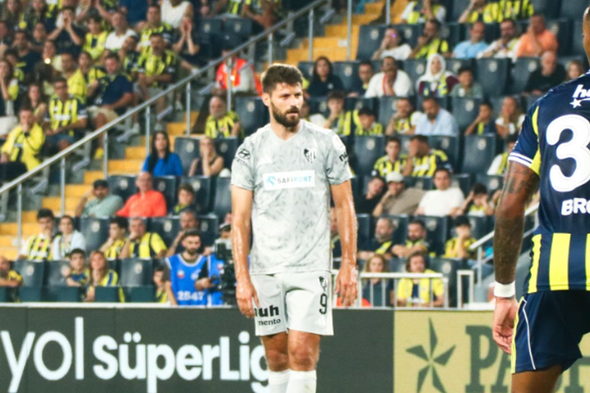 Bruno Petković je večeras na najvećoj sceni Turcima "objasnio" ko je - Magičan gol Hrvata! Bruno Petković je večeras na najvećoj sceni Turcima "objasnio" ko je - Magičan gol Hrvata!