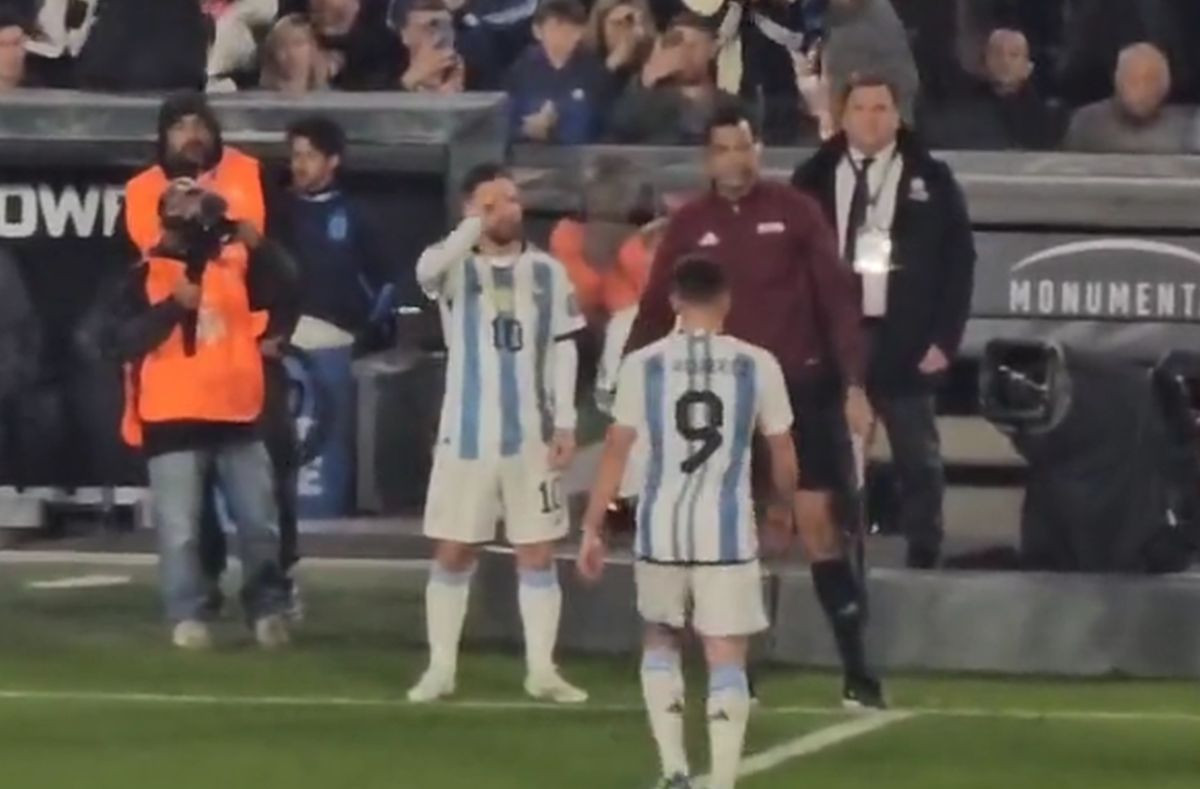Mahao je rukom, ali uzalud: Scena zbog koje bi svi Argentinci krenuli u rat da im to Messi kaže!