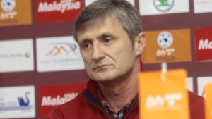 Robert Jarni: “Ne navijam za Dinamo”, HNS: “Metla, smijenjen si!”