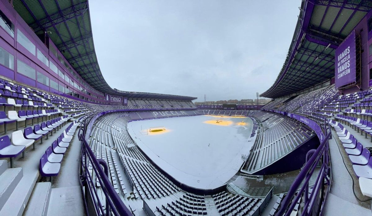 Snijeg jutros prekrio teren Valladolida, a igrači ostali iznenađeni kada su stigli stadion