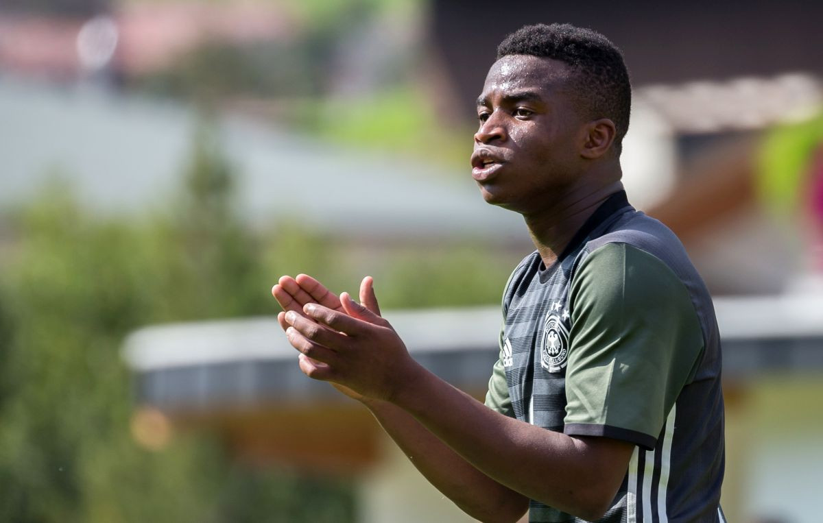 Borussia u svom timu ima čudo prirode: Niko ne vjeruje da mu je samo 14 godina Borussia u svom timu ima čudo prirode: Niko ne vjeruje da mu je samo 14 godina