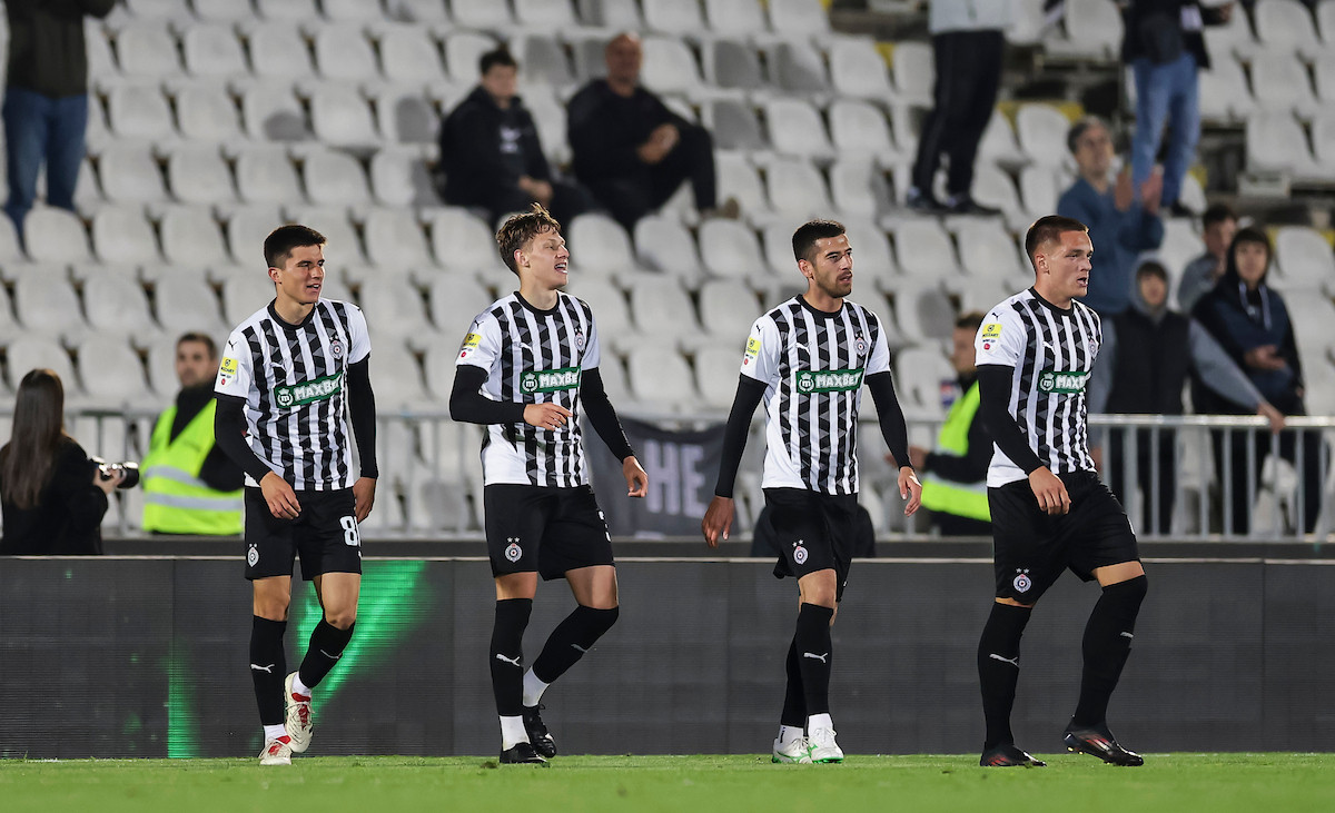 Povezivao se sa Zmajevima, a sada je na pragu dolaska u Partizan? Povezivao se sa Zmajevima, a sada je na pragu dolaska u Partizan?
