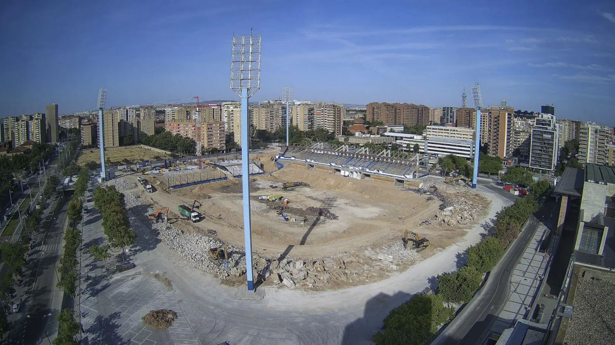 Kultni stadion sravnjen sa zemljom, ostali su samo reflektori: Sad je vrijeme za čudo od 140 miliona Kultni stadion sravnjen sa zemljom, ostali su samo reflektori: Sad je vrijeme za čudo od 140 miliona