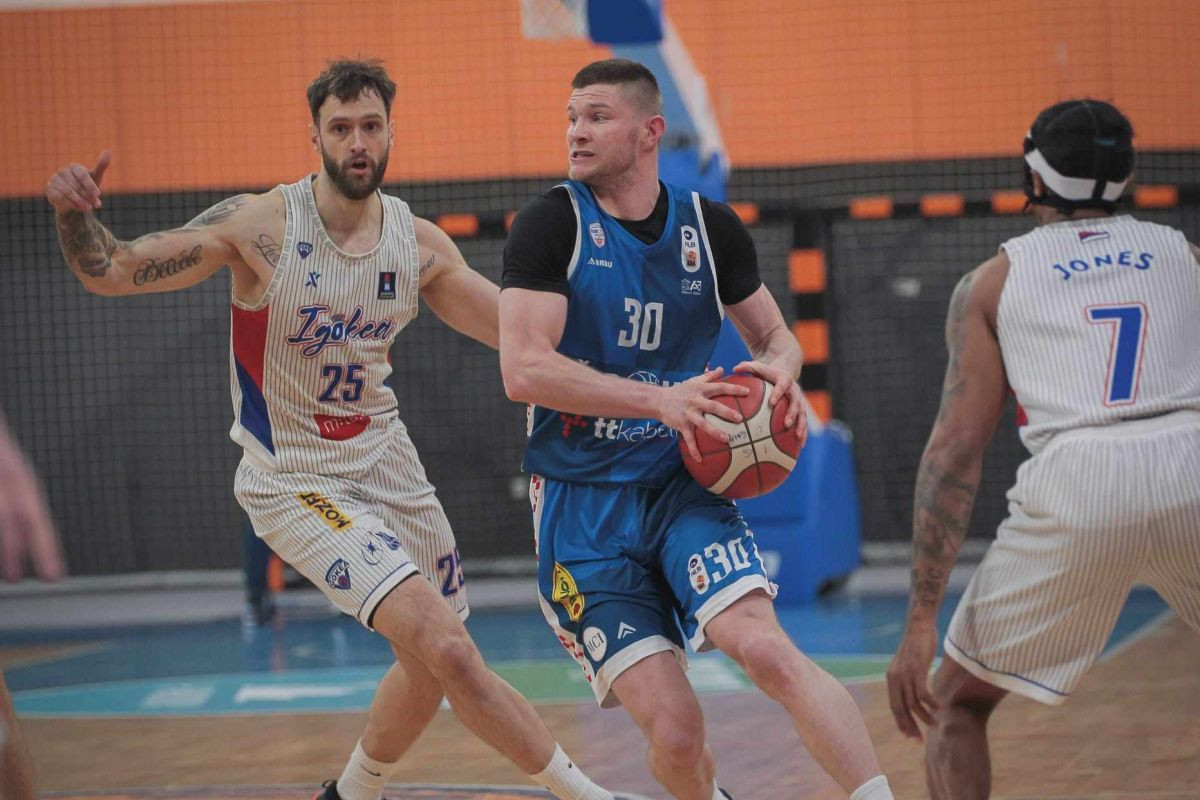 Širokog koštao užasan ulazak u utakmicu, Igokea rutinski do finala Kupa "Mirza Delibašić" Širokog koštao užasan ulazak u utakmicu, Igokea rutinski do finala Kupa "Mirza Delibašić"