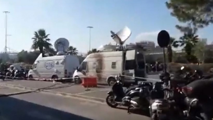 Haos u Pireju, TV ekipu gađali molotovljevim kokteklom!