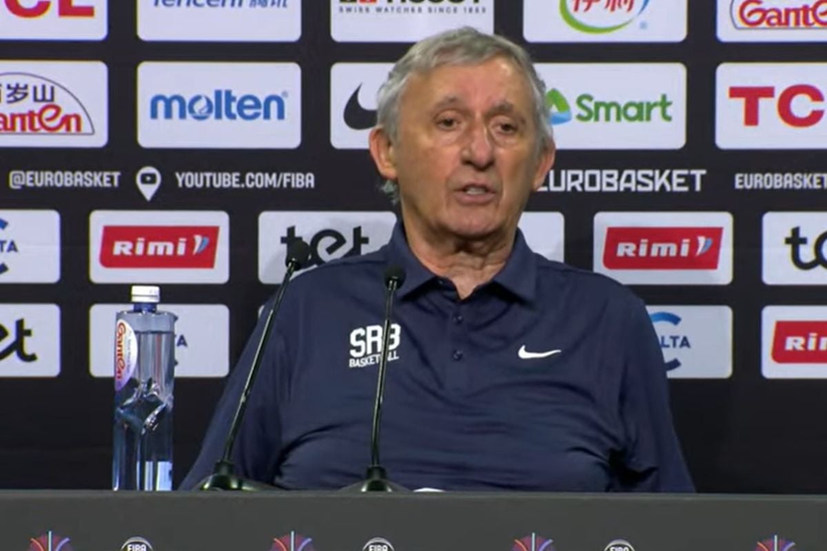 Svetislav Pešić nakon poraza zaledio Srbiju: "Niko ne razmišlja šta će da..." Svetislav Pešić nakon poraza zaledio Srbiju: "Niko ne razmišlja šta će da..."