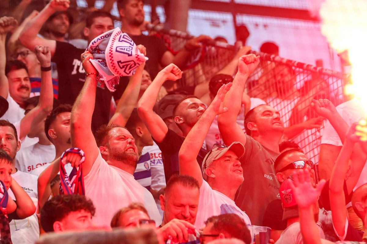 Rakitić je ništa kakva faca najavljuje dolazak na Poljud: "Moram doći" Rakitić je ništa kakva faca najavljuje dolazak na Poljud: "Moram doći"