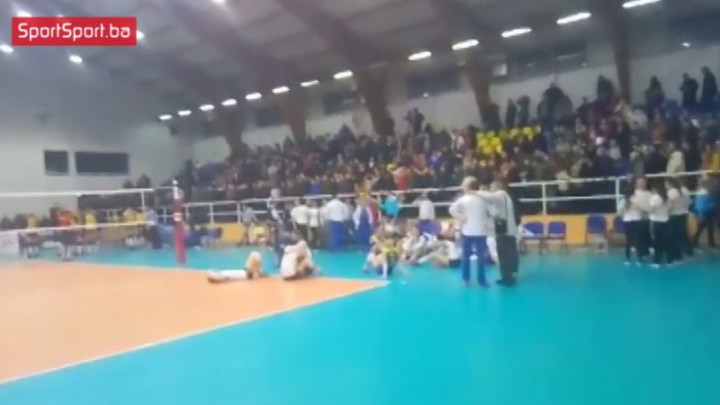 Lukavac u suzama: Muk na terenu, muk na tribinama