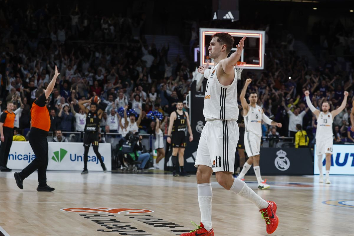Ljepota košarke je stala u potez Hezonje: Super Mario i njegova trojka će postati nova uvodna špica! Ljepota košarke je stala u potez Hezonje: Super Mario i njegova trojka će postati nova uvodna špica!