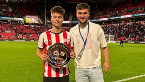 Bajraktarević uradio ono što niko nije u PSV-u još od 2010. godine, nagrađen i od navijača