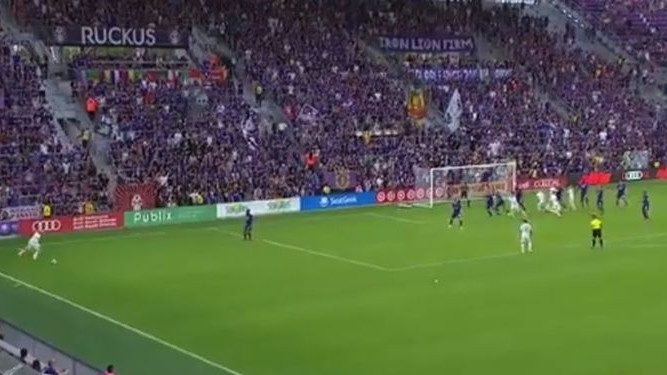 Wayne Rooney postigao jedan od najboljih golova u karijeri!
