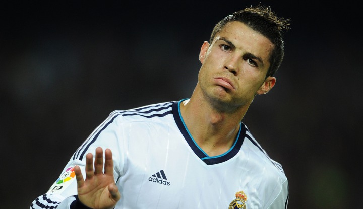 Ronaldo traži pomoć publike: &quot;Kako da se ošišam?&quot;