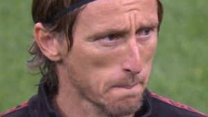 Modrić ušao u historiju, pozdravilo ga 70.000 navijača, ali noć želi što prije zaboraviti