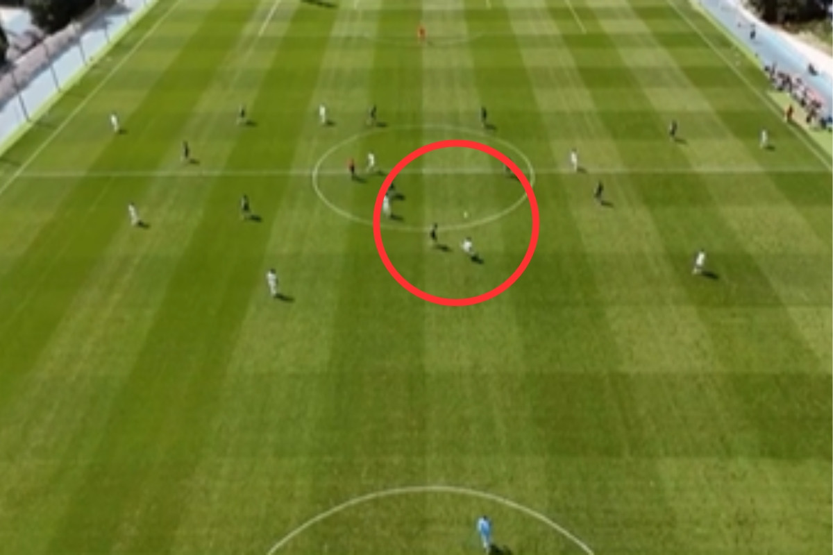 Pogodak sa treninga postao viralan: Fudbaler Real Madrida pogodio "iz svlačionice" Pogodak sa treninga postao viralan: Fudbaler Real Madrida pogodio "iz svlačionice"
