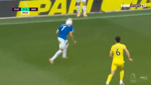 Neko ni nogom ne zna: Richarlison primo loptu leđima i dobio velike ovacije