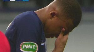 Perrin je doslovno raznio Mbappea: Zvijezda PSG-a u suzama napustila teren