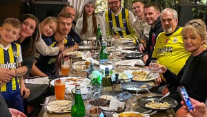 Edin Džeko i njegova porodica posebnom fotografijom osvojili srca navijača Fenerbahčea