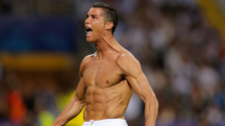 Mnogo radi na sebi: Ronaldo ima trik za savršen stomak
