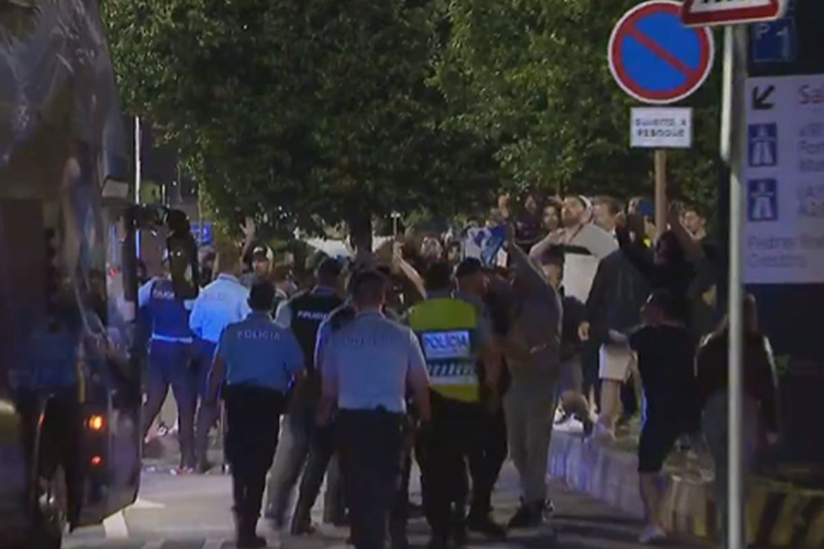 Dvostruki prvak Evrope ispao, po povratku kući žestoko napadnut, policija ispaljivala gumene metke Dvostruki prvak Evrope ispao, po povratku kući žestoko napadnut, policija ispaljivala gumene metke