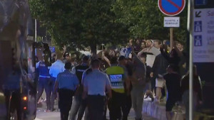 Dvostruki prvak Evrope ispao, po povratku kući žestoko napadnut, policija ispaljivala gumene metke