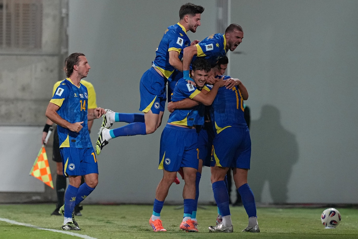 Bosna i Hercegovina duplirala prednost, ali nakon toga primila gol pred sami finiš prvog poluvremena Bosna i Hercegovina duplirala prednost, ali nakon toga primila gol pred sami finiš prvog poluvremena