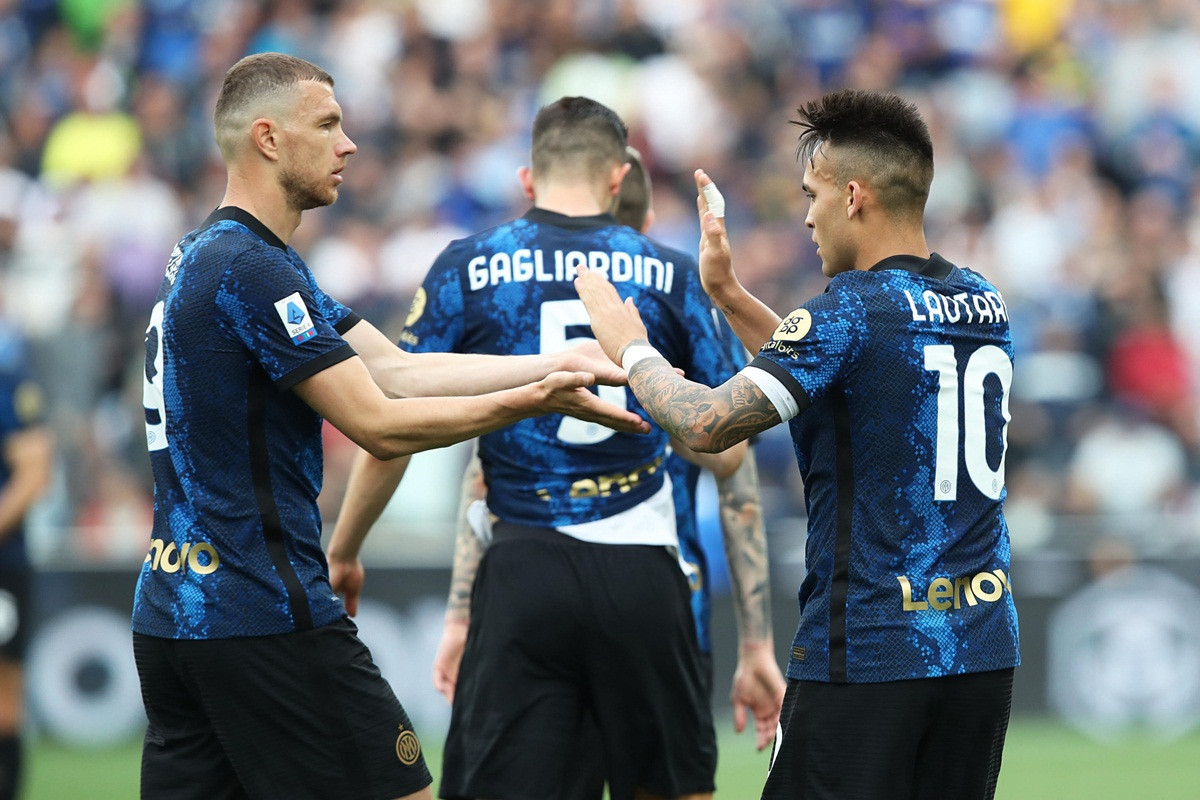 "Najpouzdaniji je napadač i Inter će na ovaj način izbjeći njegovu prodaju" "Najpouzdaniji je napadač i Inter će na ovaj način izbjeći njegovu prodaju"
