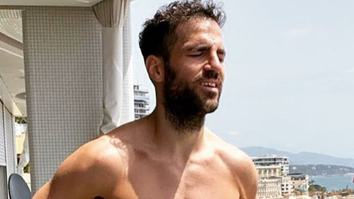 Fabregas promijenio imidž, ali njegovi brkovi nisu oduševili fanove na Instagramu