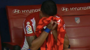 Luis Suarez plakao kao malo dijete kada je sinoć izašao iz igre