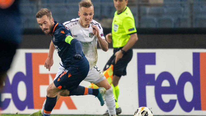 Basakšehiru derbi protiv Bešiktaša, Višća asistirao