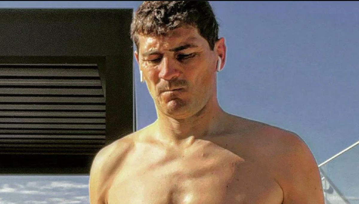 Iker Casillas pokazao svoj torzo, odmah je počelo ismijavanje 