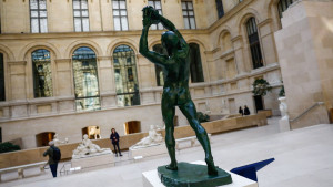 Parižani korak ispred svih: Časovi joge u muzeju Louvre u sklopu kulturnog programa Olimpijade