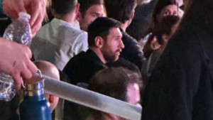 U Parizu se večeras održavala dodjela nagrada najboljima u sezoni, a Messi u to vrijeme na koncertu