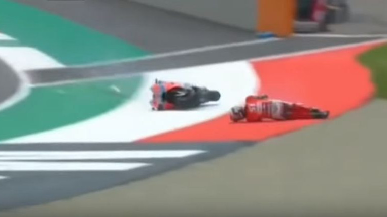 Nije preporučljivo za gledanje: Stradao vozač Ducatija, pao pri brzini 350 km/h!