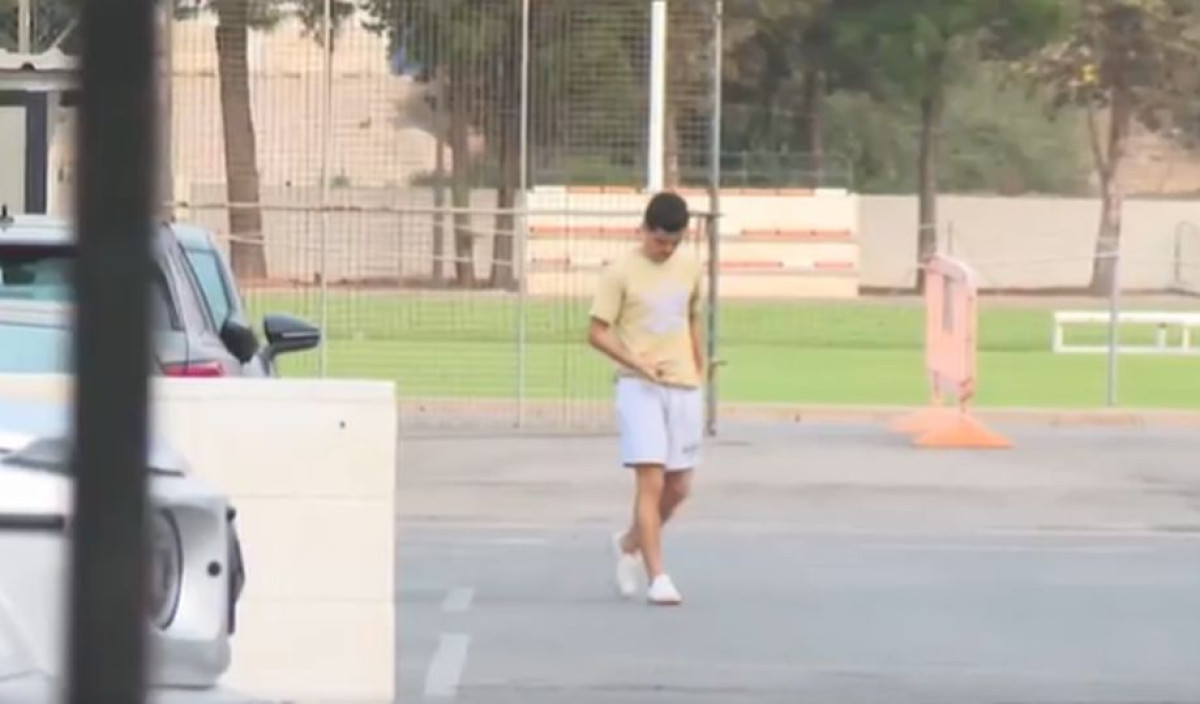 U ponoć stigla vijest koja je raspametila Split! Oprostio se od saigrača, danas potpisuje za Hajduk U ponoć stigla vijest koja je raspametila Split! Oprostio se od saigrača, danas potpisuje za Hajduk
