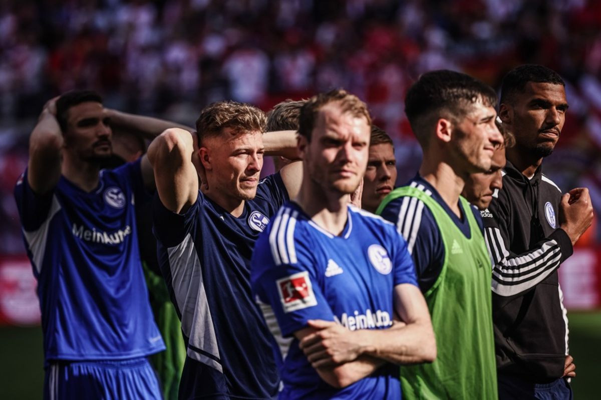 Kriza kakvu njemački fudbalski "div" ne pamti: Uprava i igrači pisali navijačima