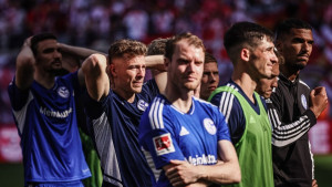 Kriza kakvu njemački fudbalski "div" ne pamti: Uprava i igrači pisali navijačima
