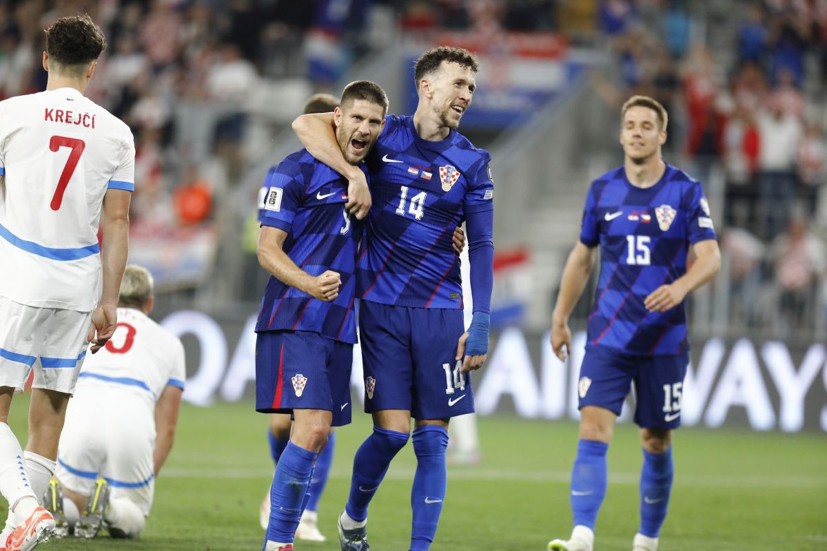 Kramarić nasmijao Hrvatsku: "Uskoro slavim 34. rođendan, godine idu, a nismo svi Luka Modrić" Kramarić nasmijao Hrvatsku: "Uskoro slavim 34. rođendan, godine idu, a nismo svi Luka Modrić"