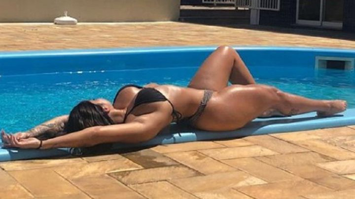 Supruga brazilskog fudbalera je seks bomba, a dokaz za to je njen Instagram profil