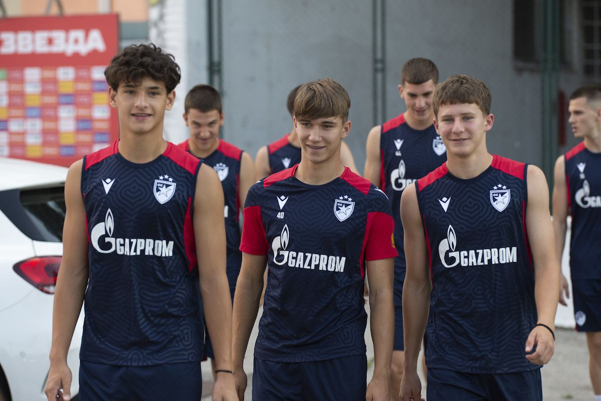 Kakva katastrofa Crvene zvezde, izdao ih je 'izdajnik', a tek mu je 17 Kakva katastrofa Crvene zvezde, izdao ih je 'izdajnik', a tek mu je 17