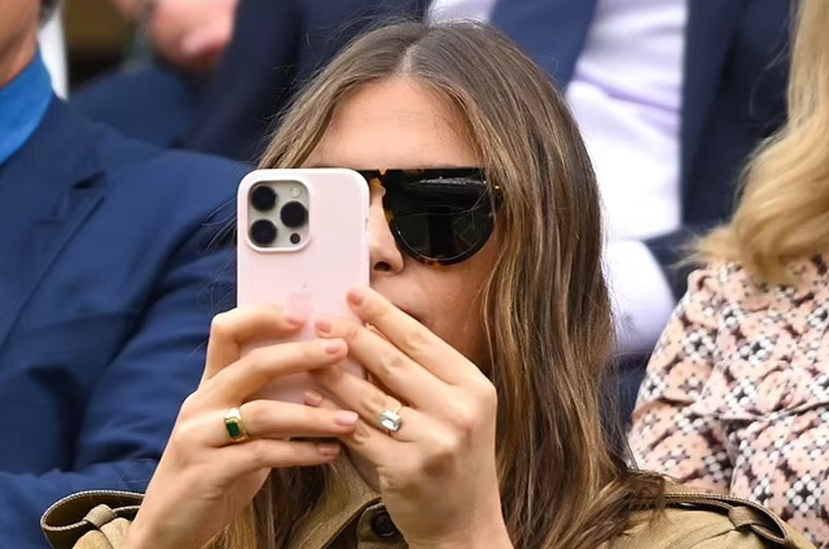 Čuvena šampionka ukrala slavu na Wimbledonu, sa 37 godina izgleda neprepoznatljivo Čuvena šampionka ukrala slavu na Wimbledonu, sa 37 godina izgleda neprepoznatljivo