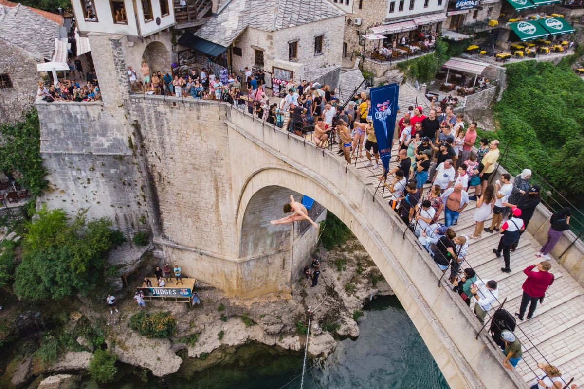 Legendarni Orlando ponovo u Mostaru, Cliff Diving prvi put direktno sa Starog mosta!