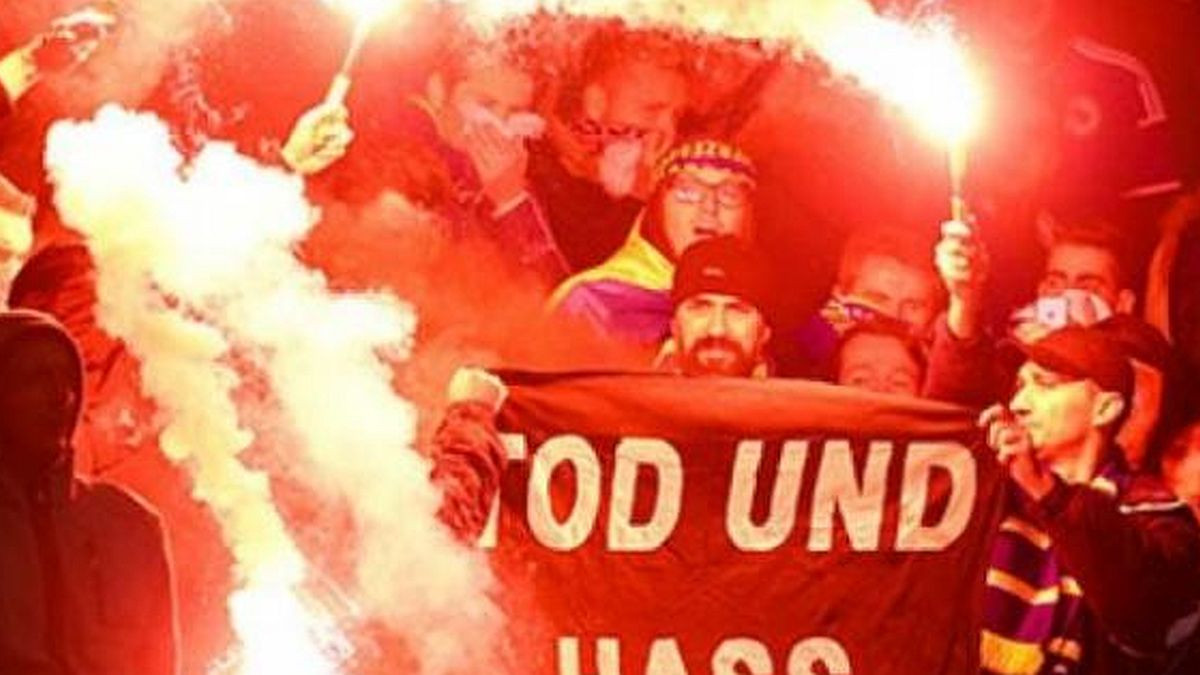 Navijači bacili mrlju na utakmicu: U Beču osvanuo sporni transparent