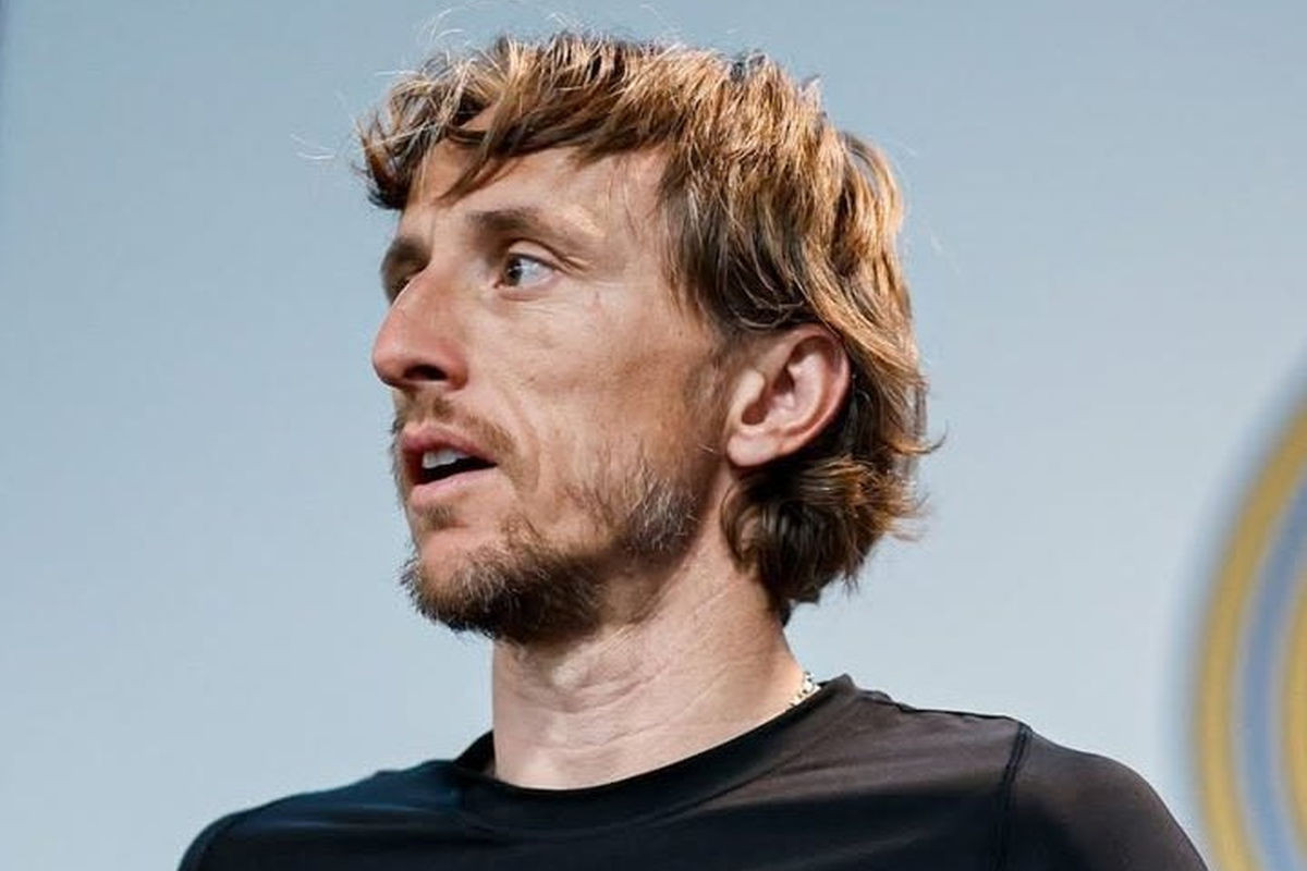 Došao je kao niko, Modrić ga je prihvatio kao brata, a sad se osilio i Hrvatu zabio nož u leđa! Došao je kao niko, Modrić ga je prihvatio kao brata, a sad se osilio i Hrvatu zabio nož u leđa!
