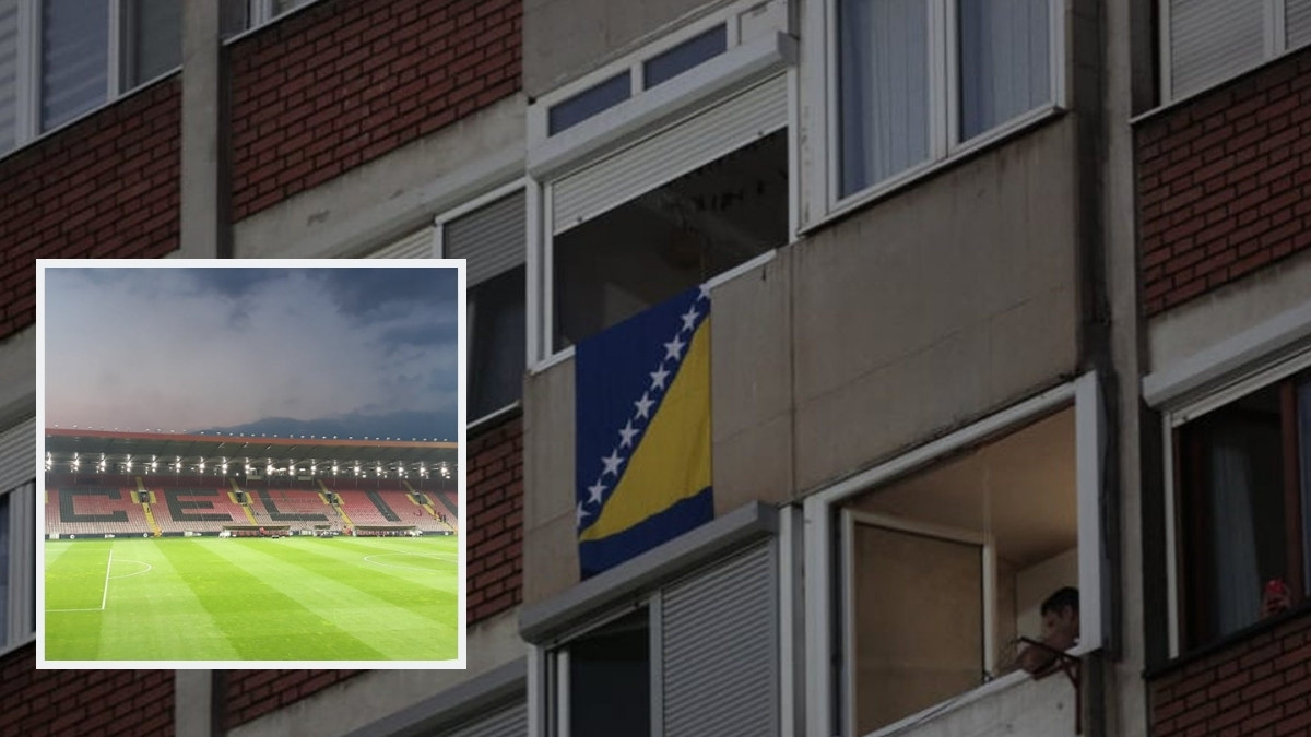 Teren u odličnom stanju, a zastave BiH vise sa stanova iz okolnih zgrada