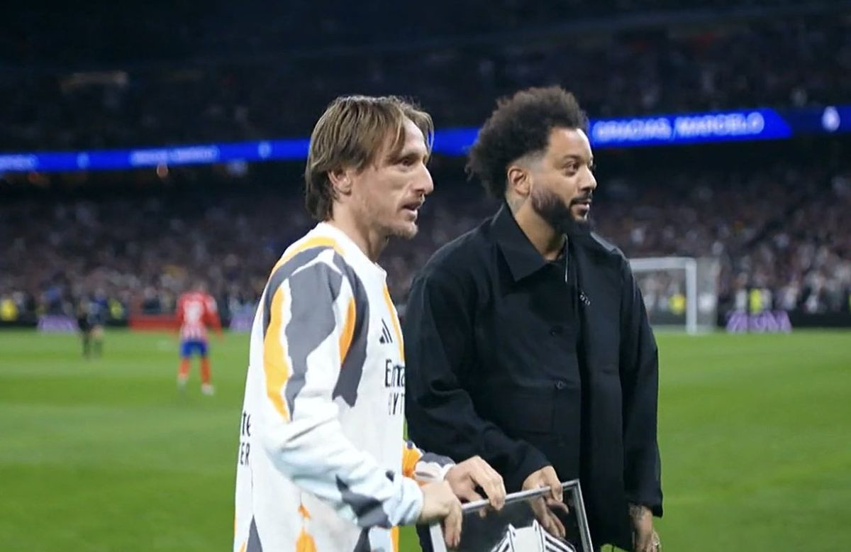 Modrić donio Marcelu poklon, a potom obojica napravili isti potez koji je izazvao oduševljenje svih Modrić donio Marcelu poklon, a potom obojica napravili isti potez koji je izazvao oduševljenje svih