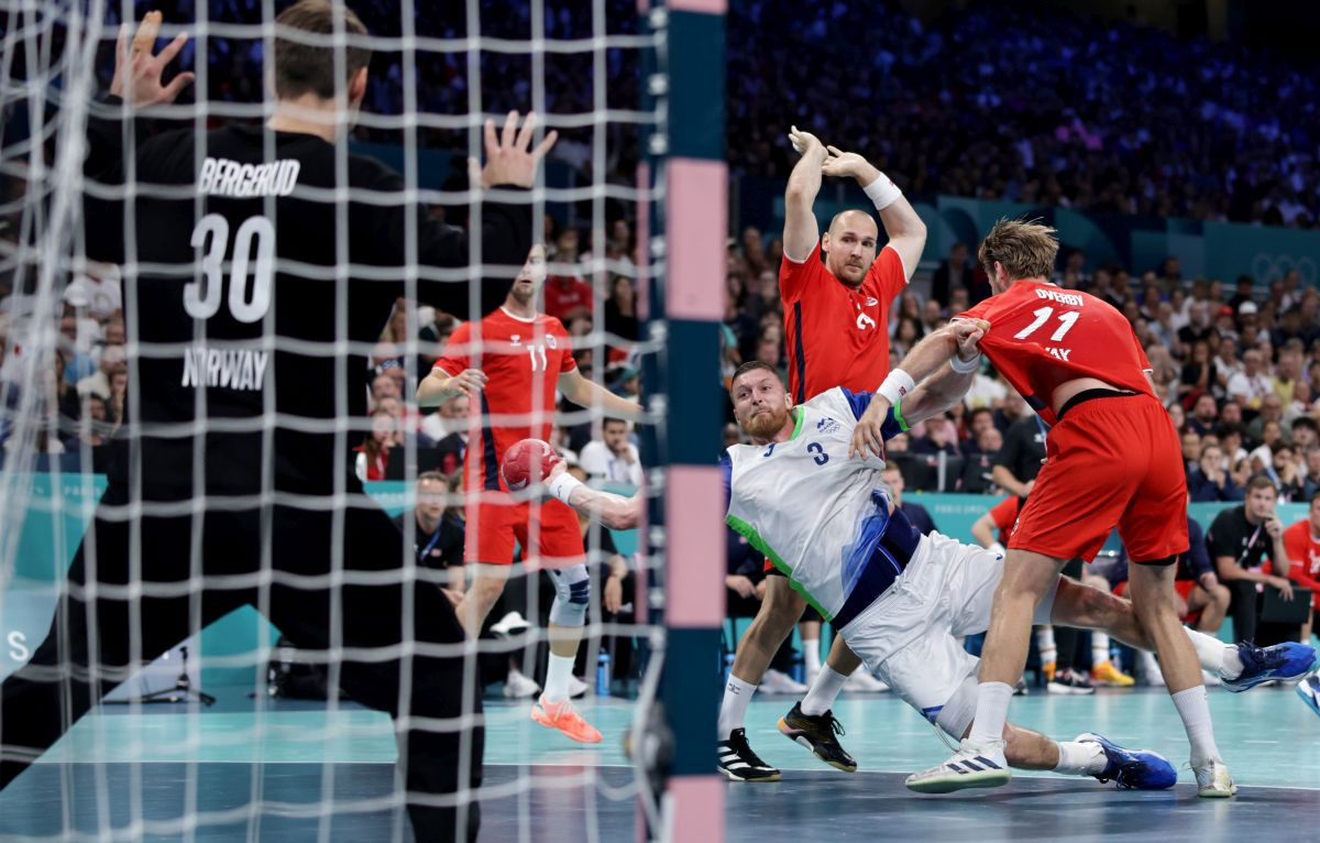 Šamar u lice rukometnim silama: Slovenija je u polufinalu Olimpijskih igara! Šamar u lice rukometnim silama: Slovenija je u polufinalu Olimpijskih igara!