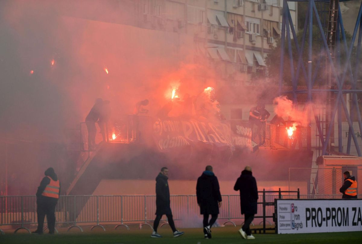 Dinamo šalje prijeteću poruku Hajduku: "Ono što planiramo uraditi, nije niko nikada u HNL-u" Dinamo šalje prijeteću poruku Hajduku: "Ono što planiramo uraditi, nije niko nikada u HNL-u"