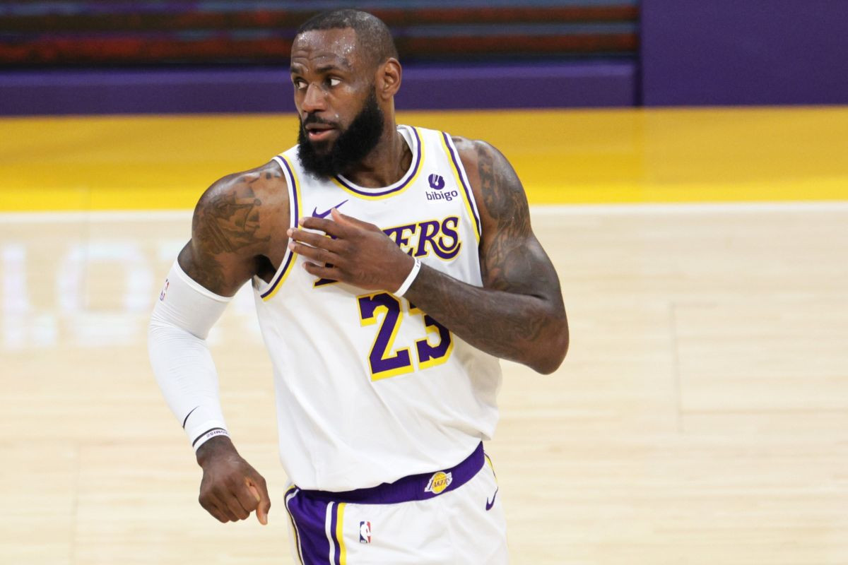 Kako je ovo moguće: LeBron James je zakucao kao da su mu 22 godine, a ne 22. sezona u NBA! Kako je ovo moguće: LeBron James je zakucao kao da su mu 22 godine, a ne 22. sezona u NBA!