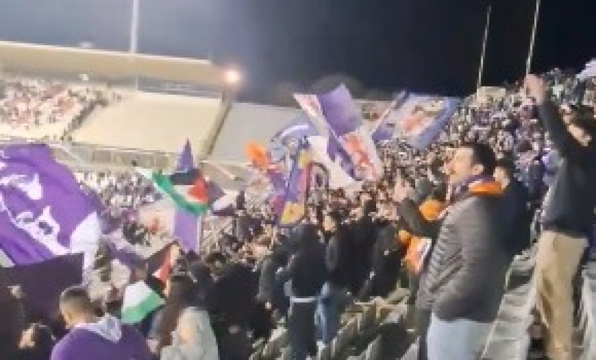 Navijači Fiorentine visoko podigli zastave Palestine, pa vrijeđali igrače Maccabija i Izrael